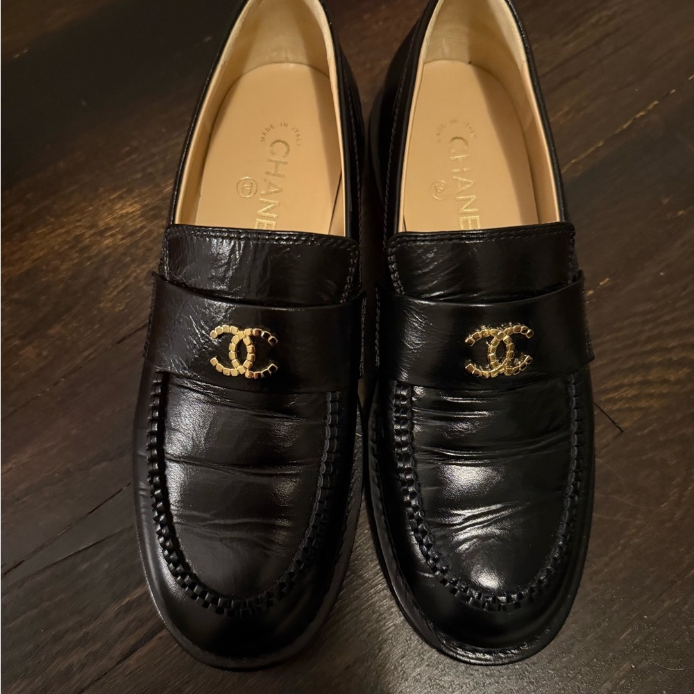 Chanel cruise 2024/2025 Shiny Crumpled Calfskin Black Moccasins - Picture 14 of 16